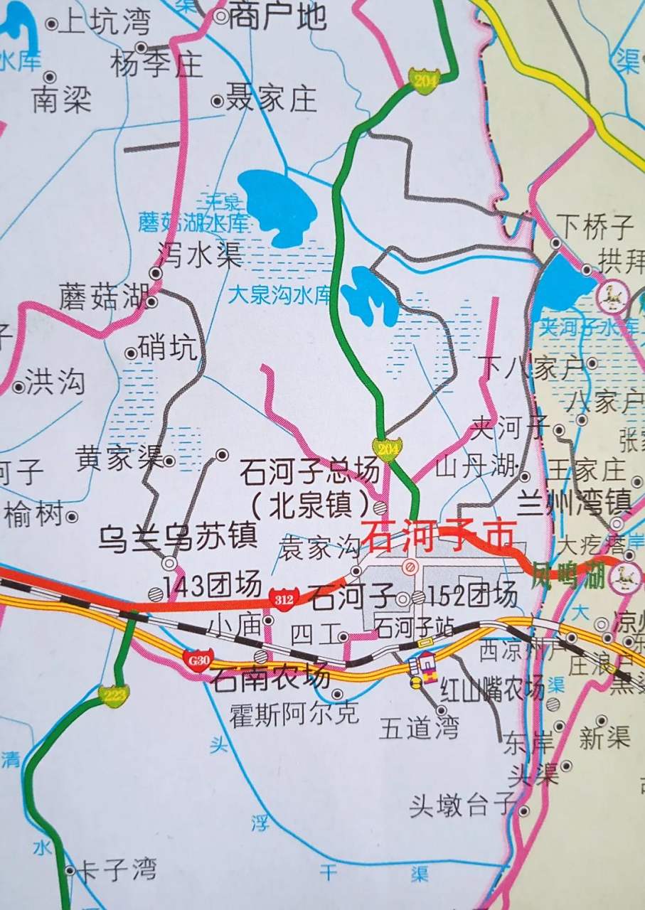 石河子市北郊有大泉沟水库和蘑菇湖水库,大泉沟就是北湖风景区所在地