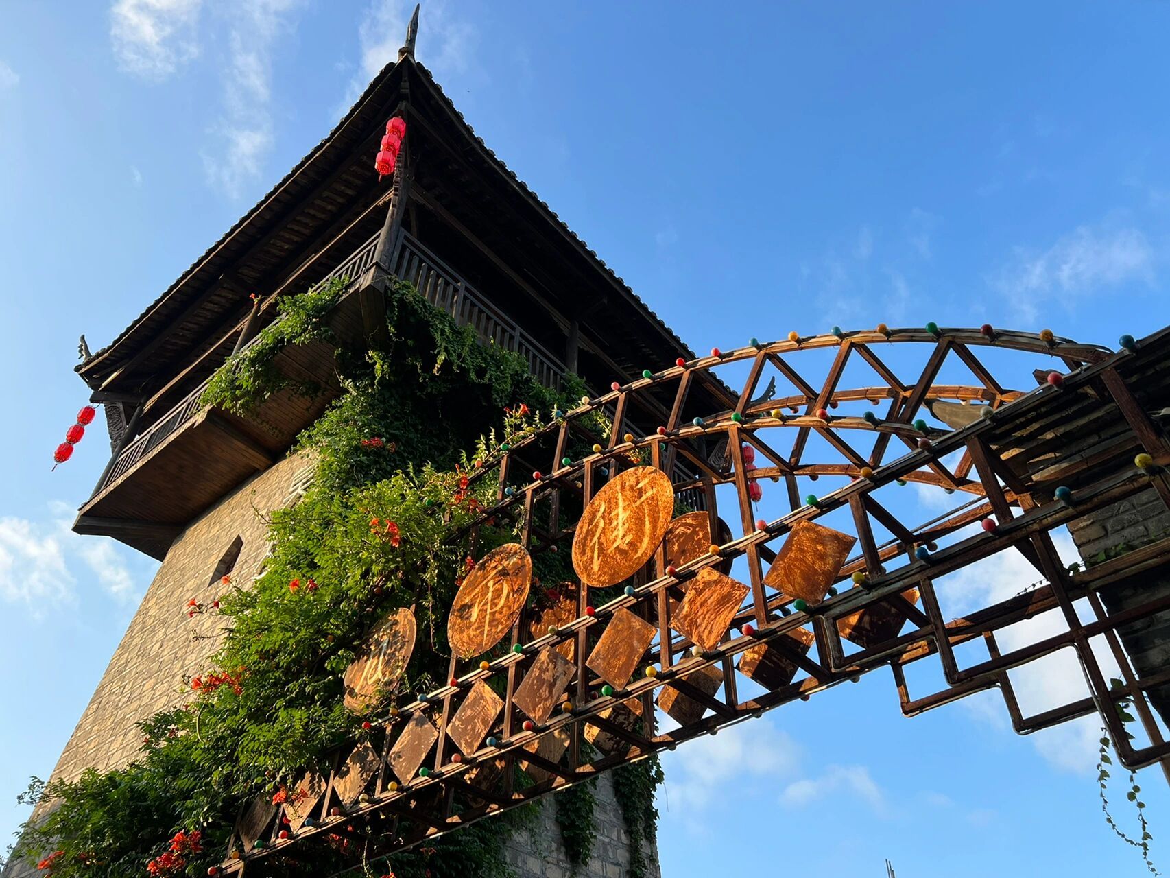 湖北民俗第一村61莫愁村 位于荆门61钟祥市,离市区几公里,打车十