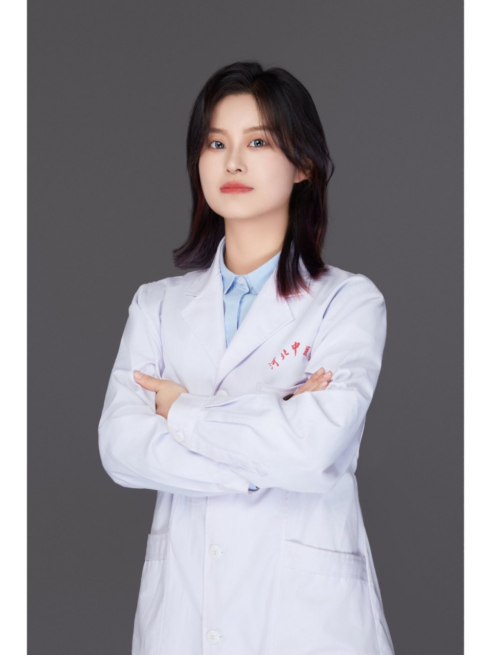 医生形象照/00后成为医学生的第四年 08带上我的白大褂去拾光秀拍了
