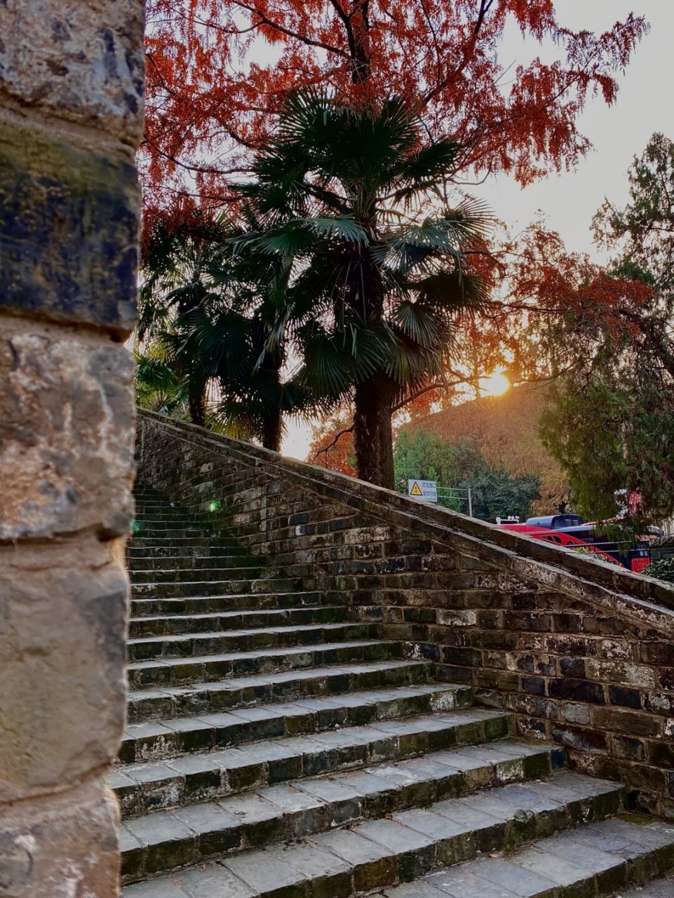 75南京午朝门公园,又是南京人们所熟悉的"午门",一座被低估的明代