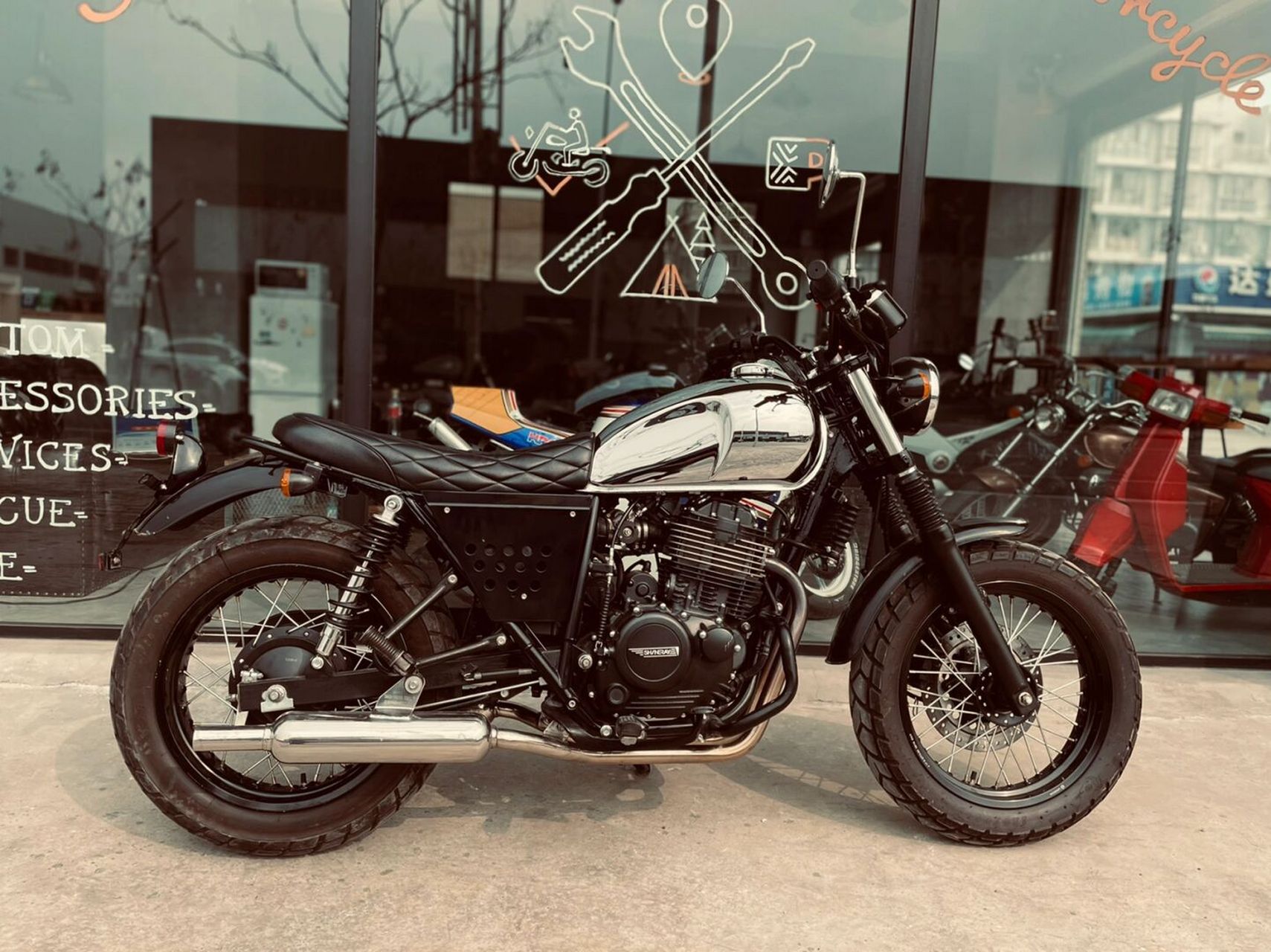 黑机欧版440/鑫源 鑫源欧版440 轮圈: 前120-80-17/后150-70-17