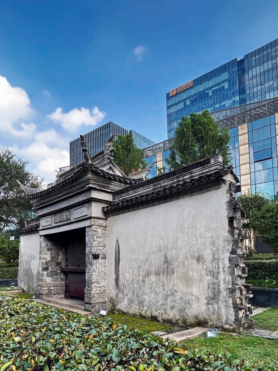 上海|清代仪门:商圈中的历史遗存 在闲逛中发现了建于清末的传统门楼