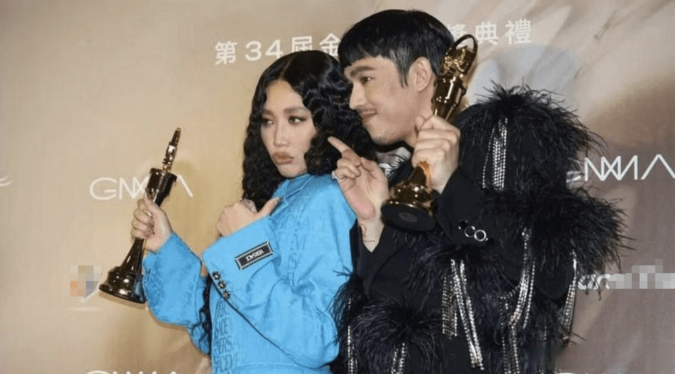 【alin 金曲歌后 】#吴青峰金曲奖年度专辑# 日前,第34届金曲奖获奖