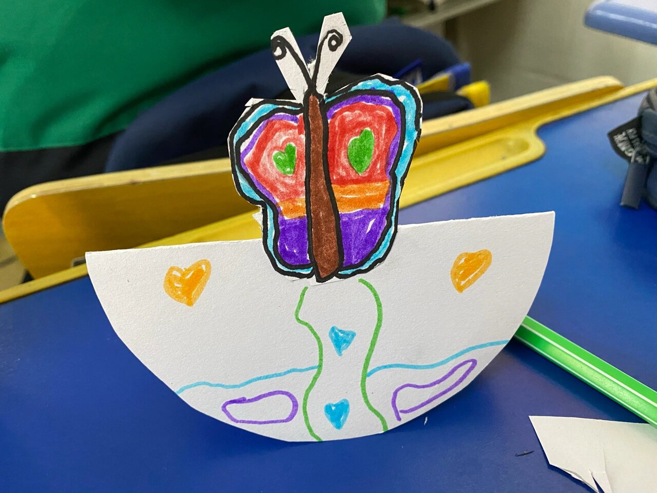 一年级《摇啊摇》创意手工   摇摇玩具