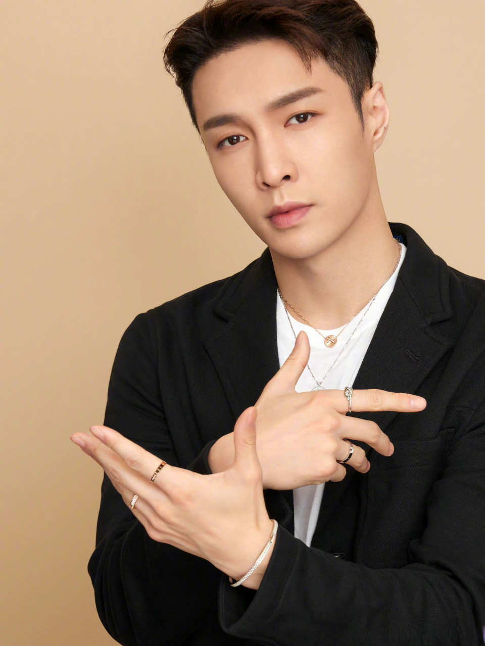 粉丝问张艺兴exo什么时候再合体