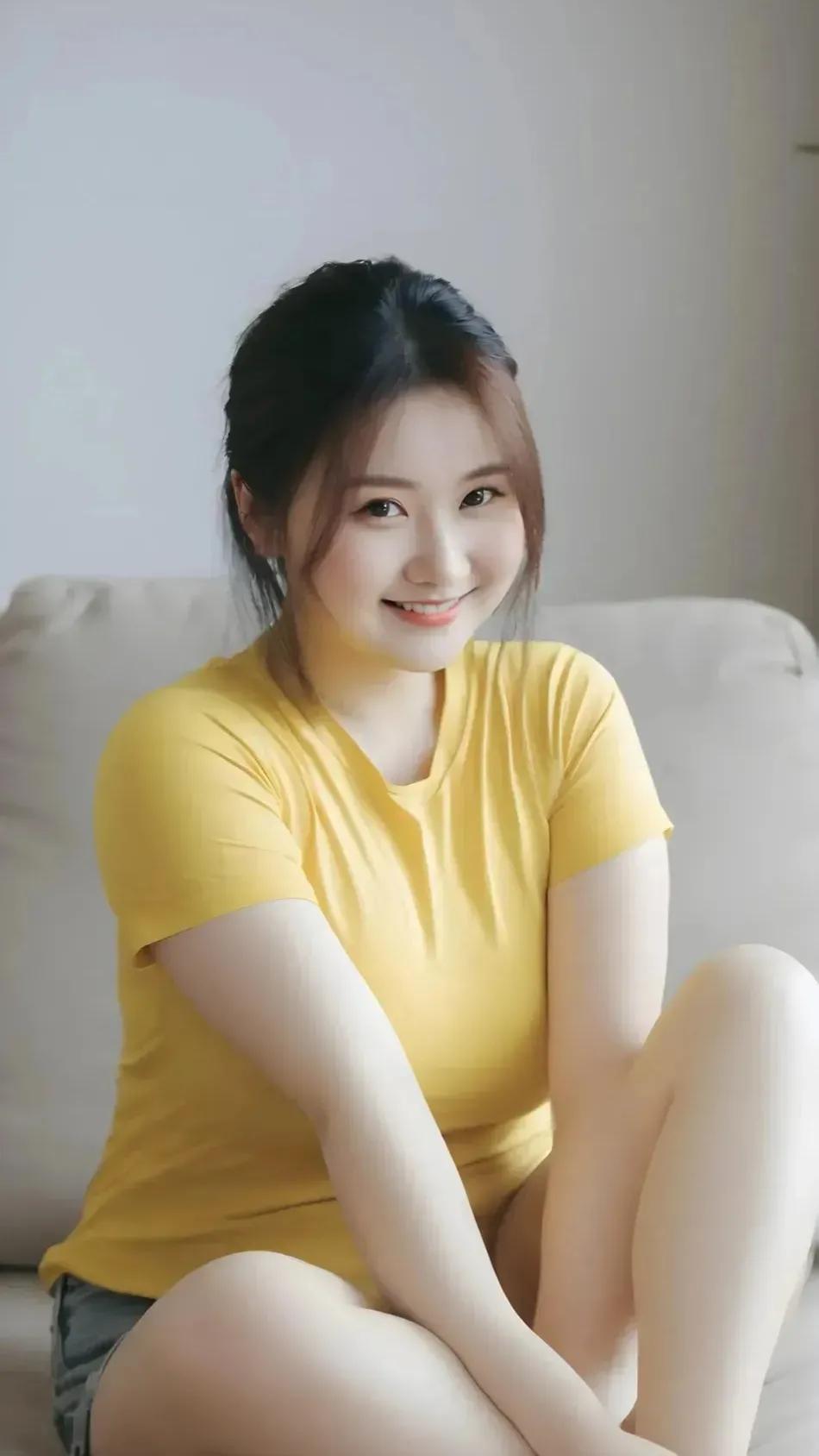 美颜如花 肤白貌美真绝代,明眸善睐眼波媚.