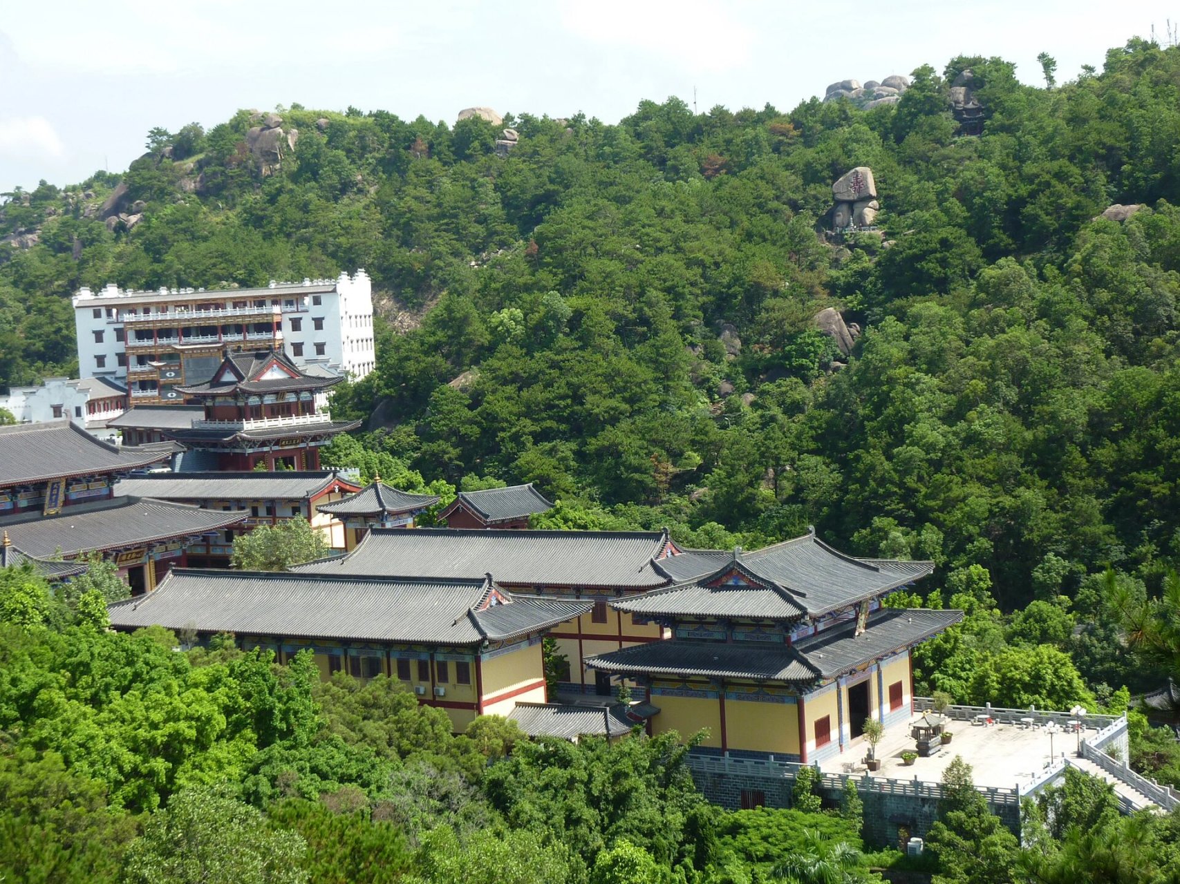 汕头龙泉岩爬山图片图片