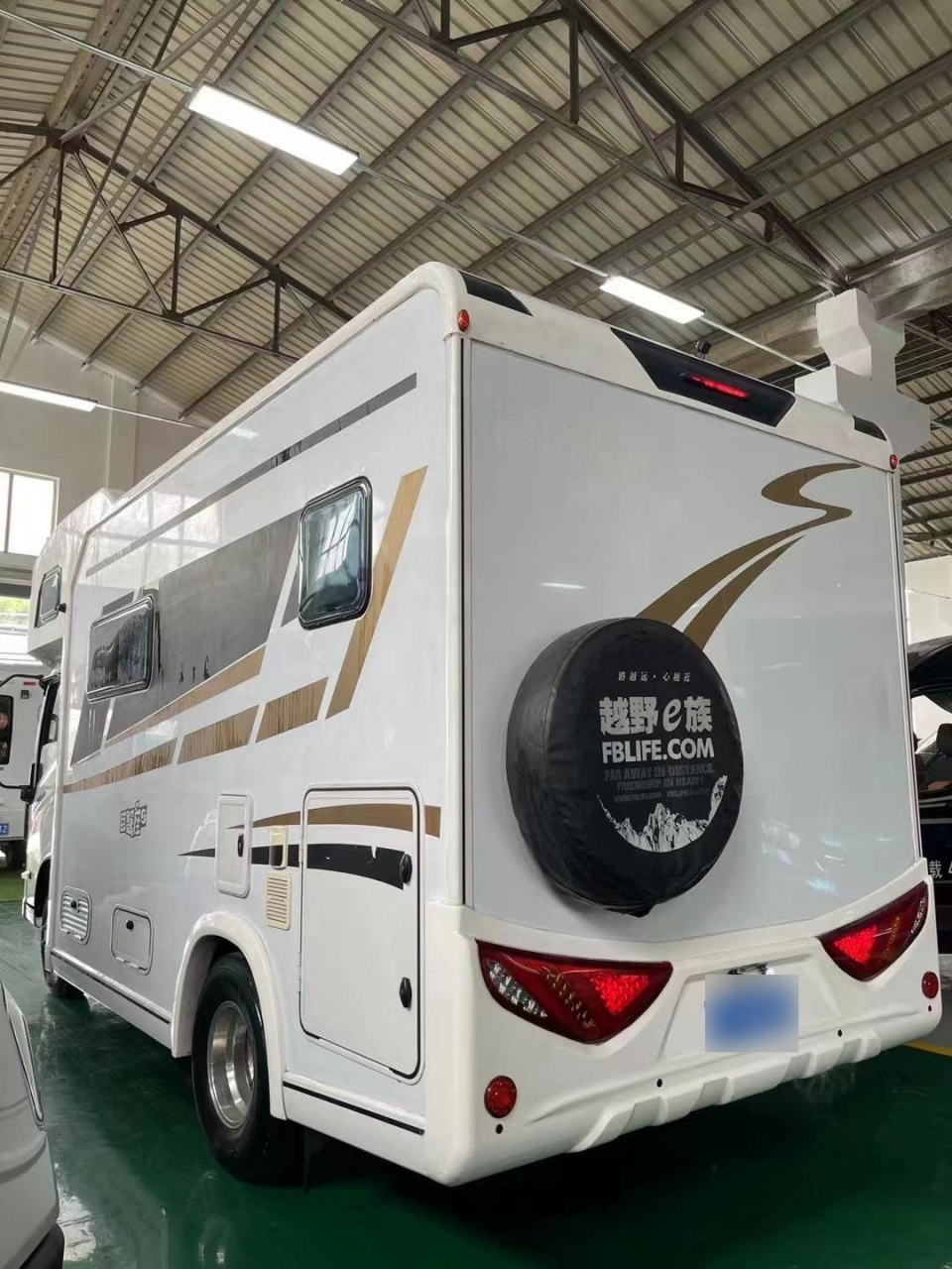 最新到店:22年1月上牌骏驰上汽轻卡h500房车,2.