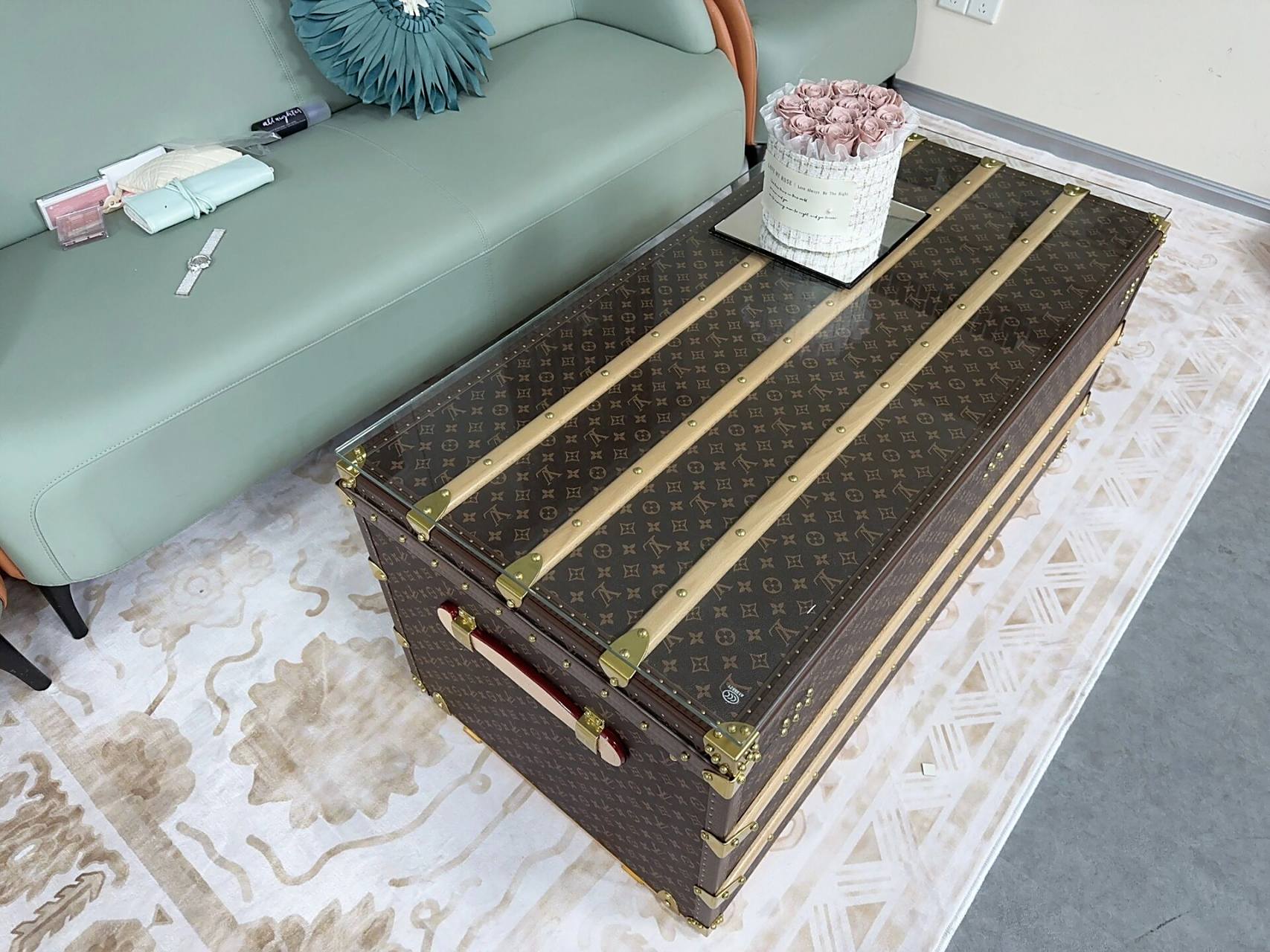 lv茶几硬箱 110x55 太美啦 lv茶几箱 放在办公室里刚刚好