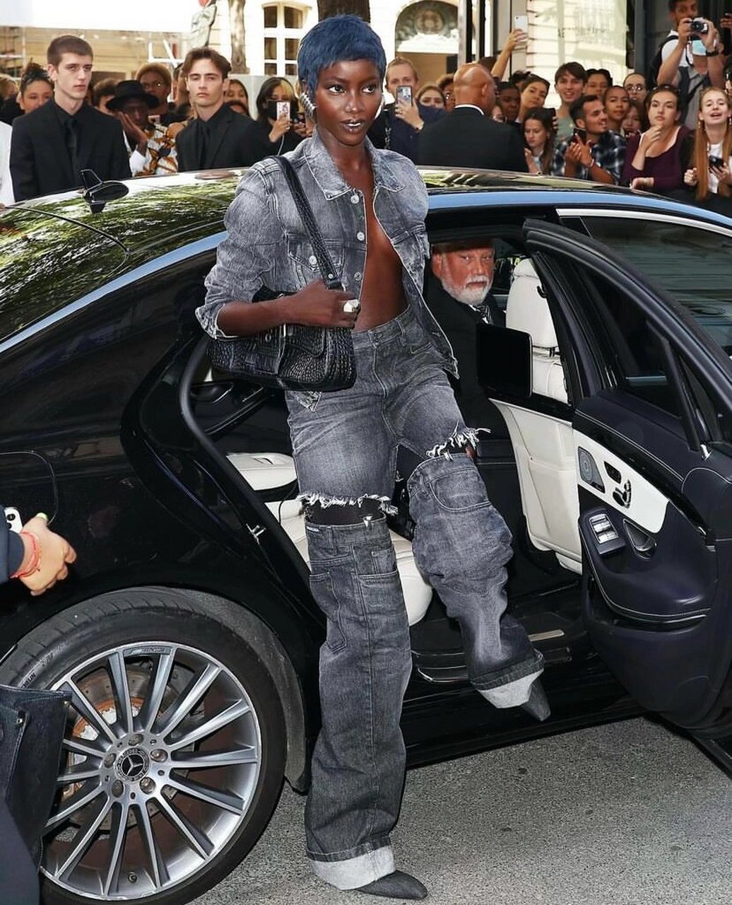 身材比例王者黑人超模anokyai街拍穿搭