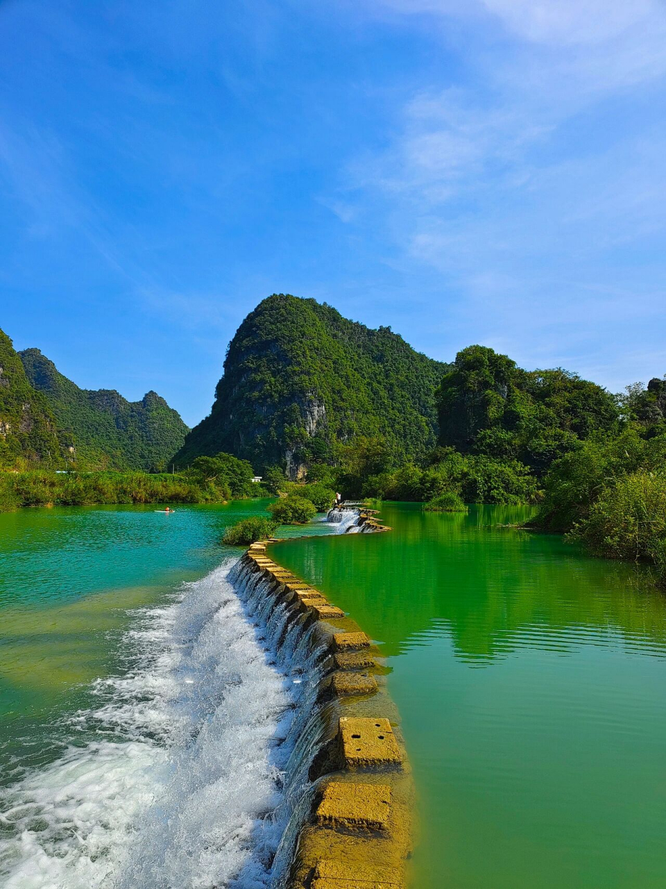 95秋天的第一场徒步我们出发隆安布泉河,轻松休闲 风景如画非常