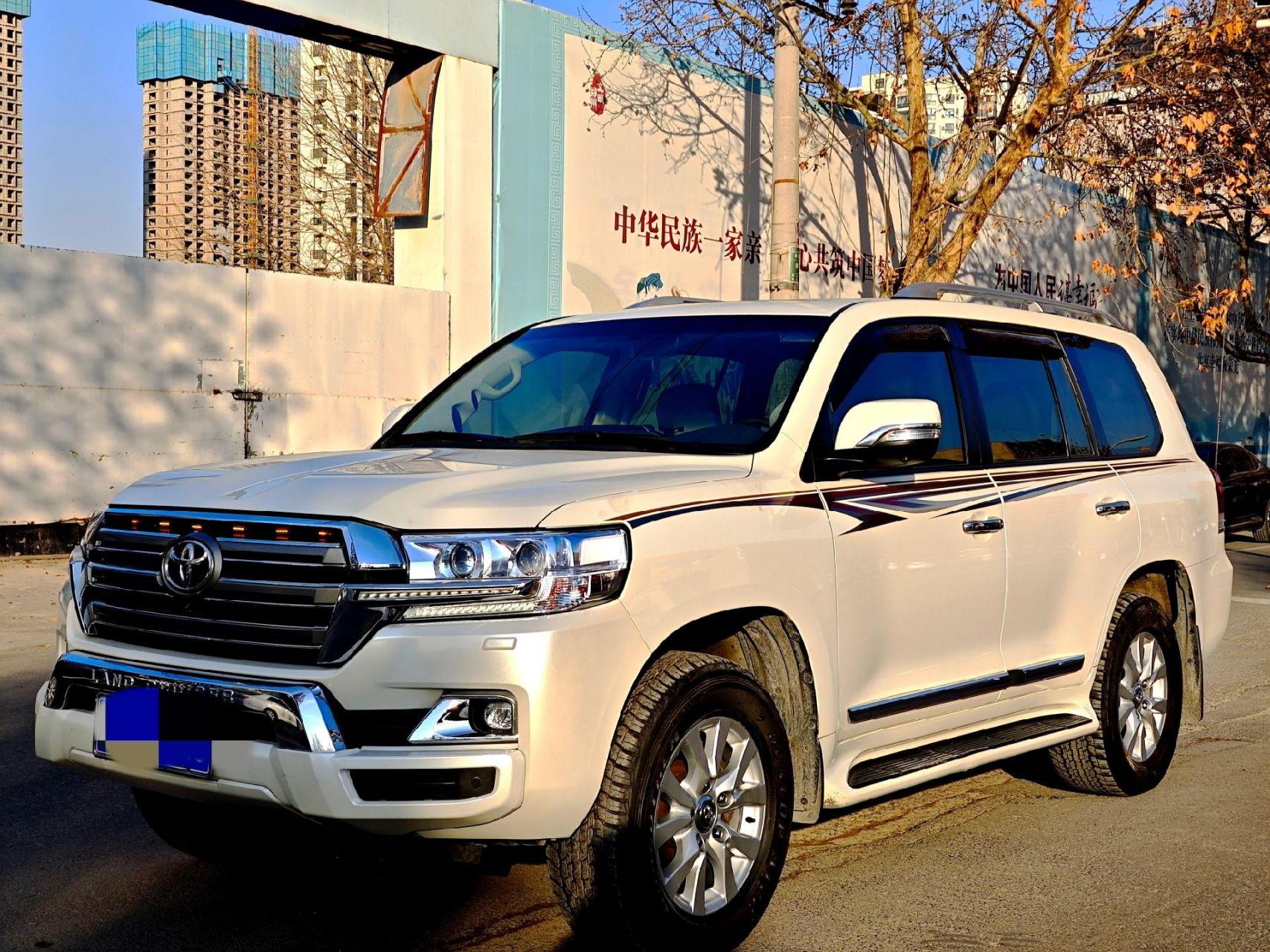 八缸自吸王者 酷路泽4600 1ur-fe v8发动机 308匹马力 439牛米 18年3