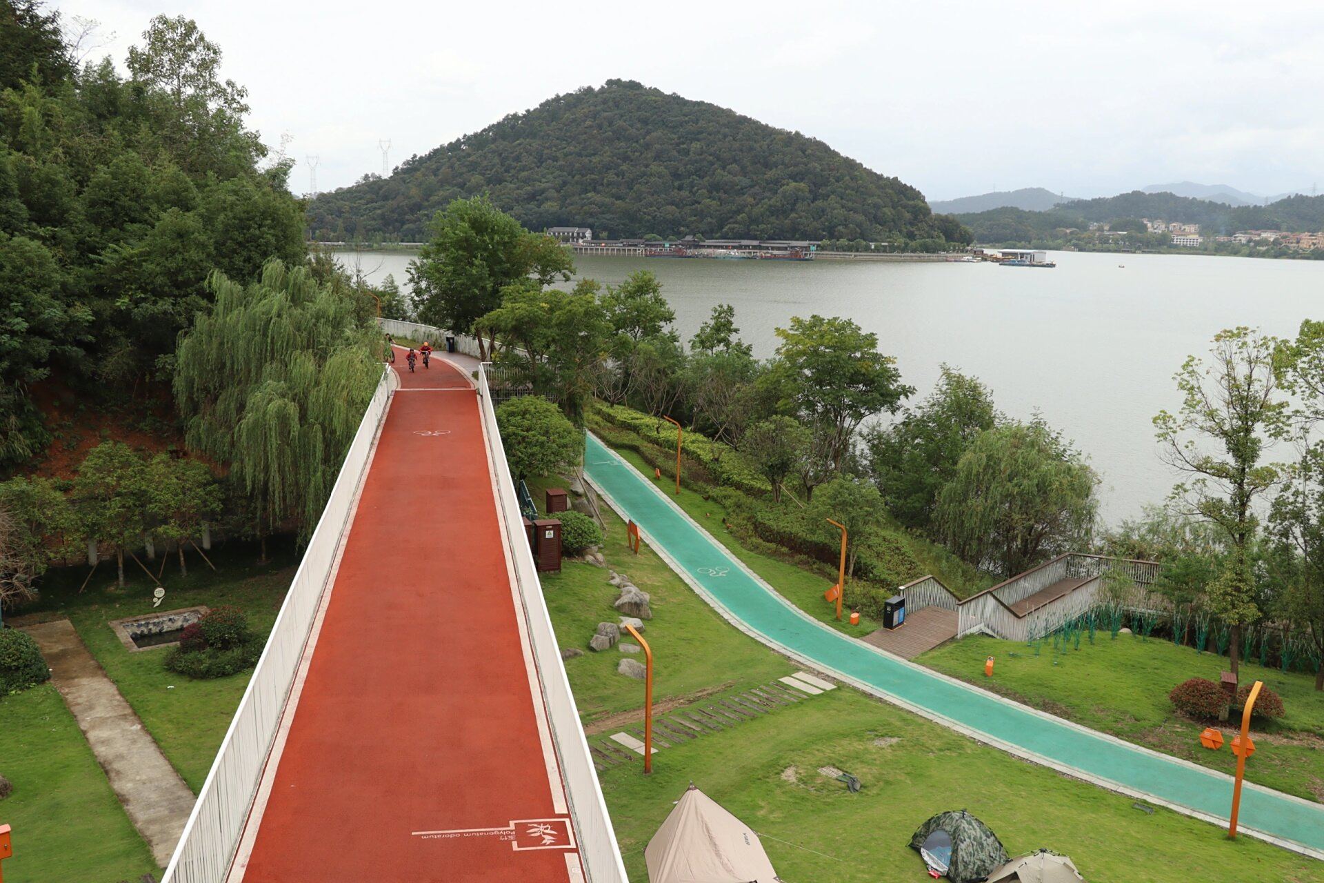 秋天|青山湖骑行(含租车攻略) 10月进入秋天,褪去夏日炎炎, 还保有