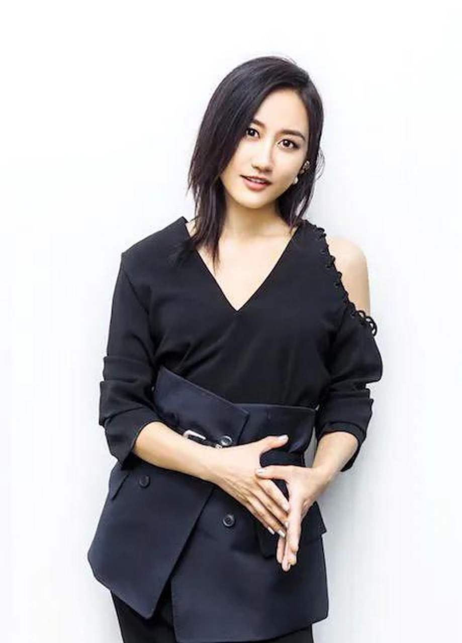 每日一美,今日陈粒 新生代歌手里,陈粒是自成一派的.