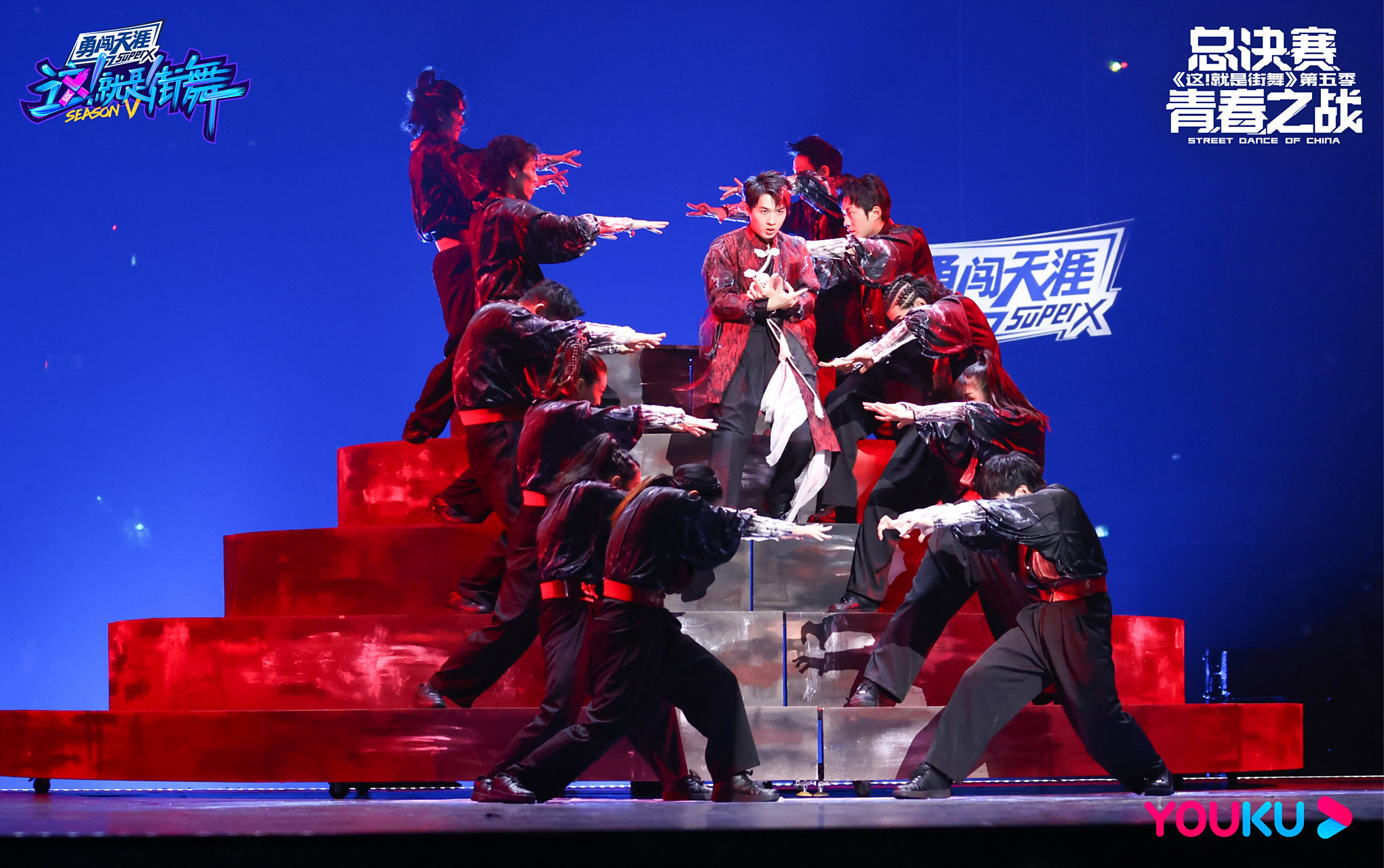 这就是街舞# 一直在暴风成长的@钟晨 在街舞上不断突破自我~总决赛的