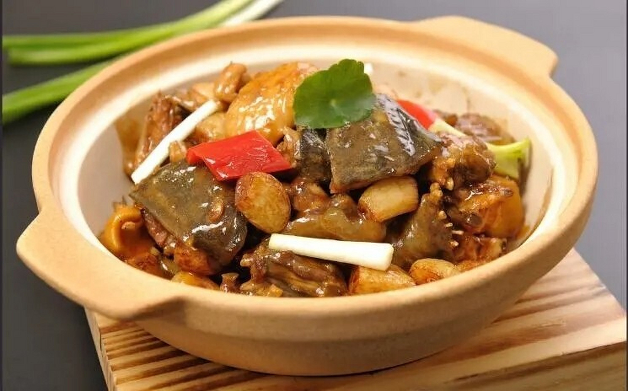 鲜香软糯,汤汁浓稠 979797红烧甲鱼 甲鱼,素有"美食五味肉"的