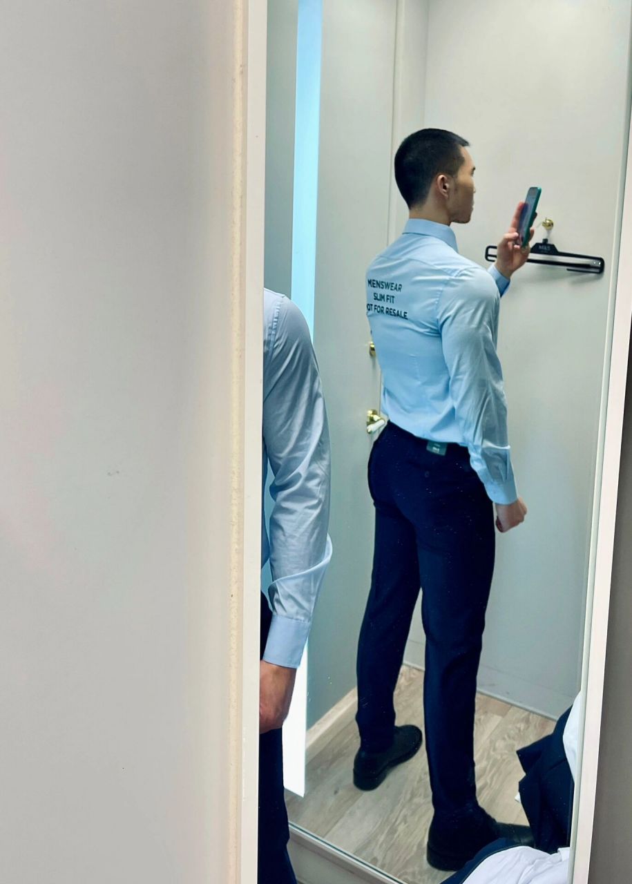 9297上班途中, 经理拉我去menatplay?