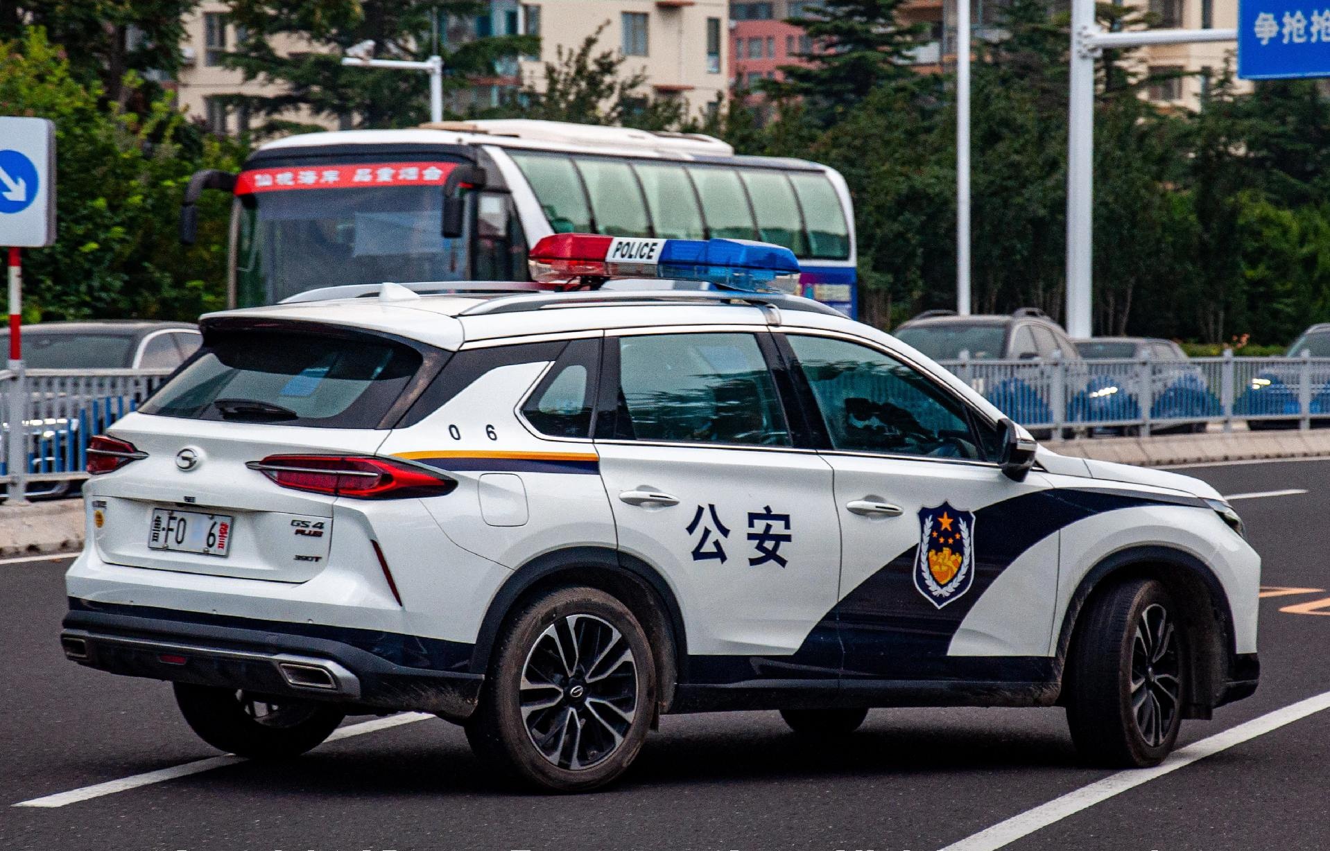 实拍传祺gs4 plus警车