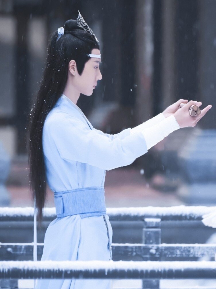 更新壁纸啦(33)一博～蓝忘机壁纸 好喜欢蓝二哥哥这身蓝衣装扮