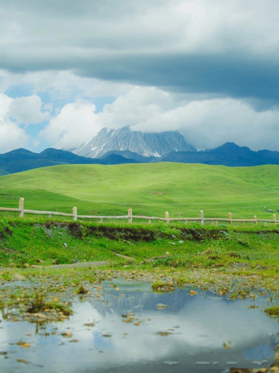 夏天是最适合旅行的季节,国内的很多风景都已经到了最美的时候,很多