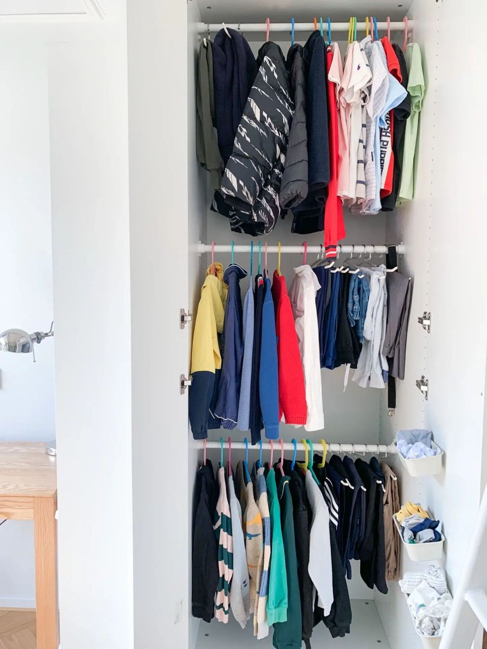 思路打开|儿童衣橱 男生衣服不多,小学生每年长5-7cm,基本年年换新.