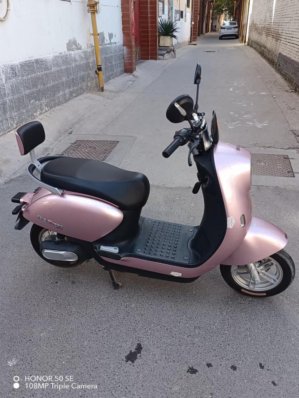 雅迪m6mini踏板电摩,合格证手续齐全,60v五块石墨烯电池