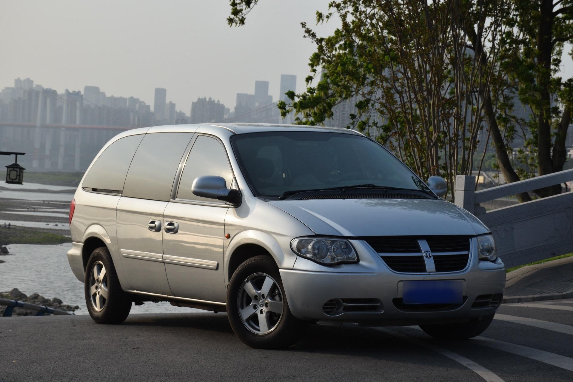 品鉴老车 道奇凯领.3.0v6 三菱发动机 居家旅行好帮手