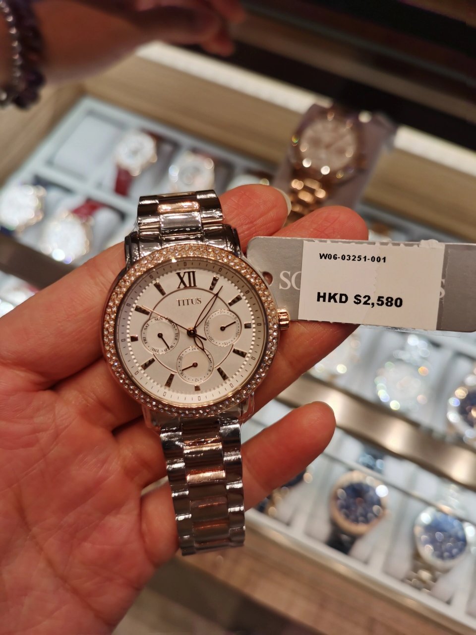 香港时间廊-titus铁达时手表代购    年初,为了照顾老人和孩子,我从