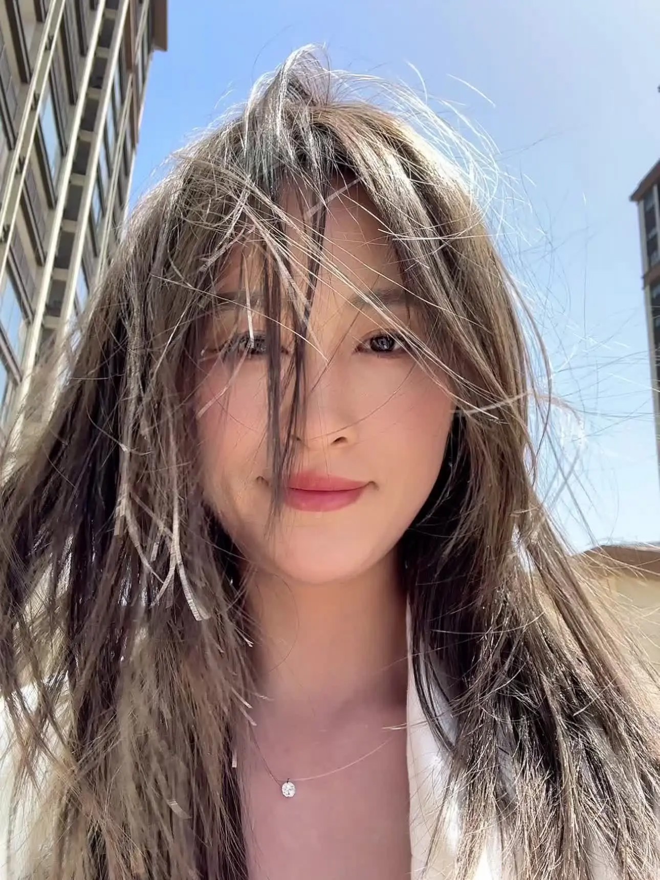 天生反骨,吃软不吃硬,太爱那种温温柔柔好好说话的人,如果和我硬碰硬