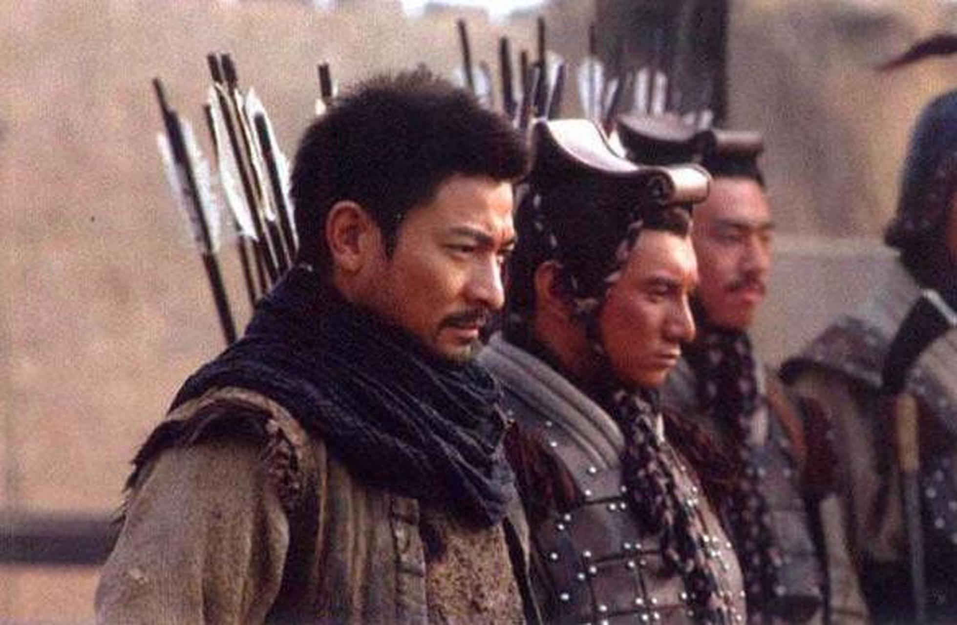 刘德华在拍摄《墨攻》的时候,导演张之亮特意跟他说需要用到一个比较