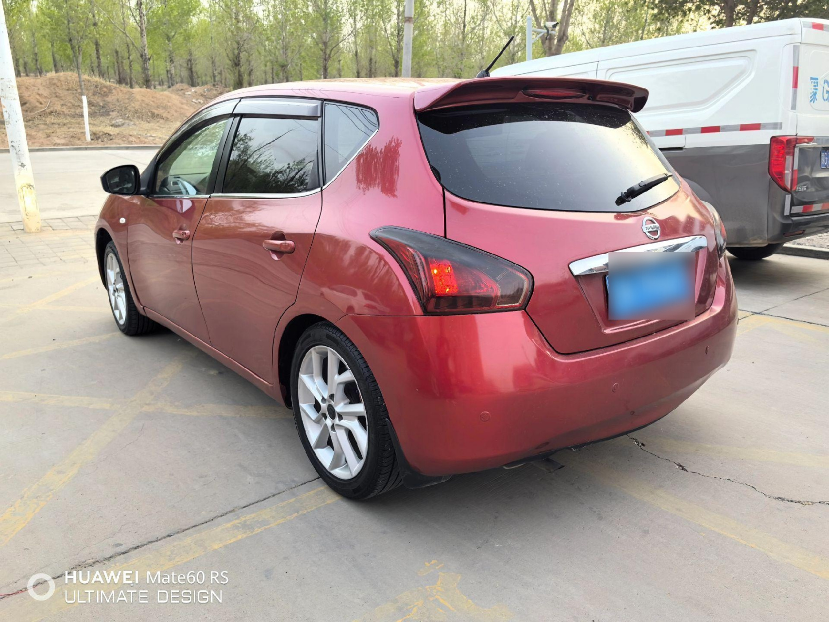 12年的尼桑骐达自动挡1.