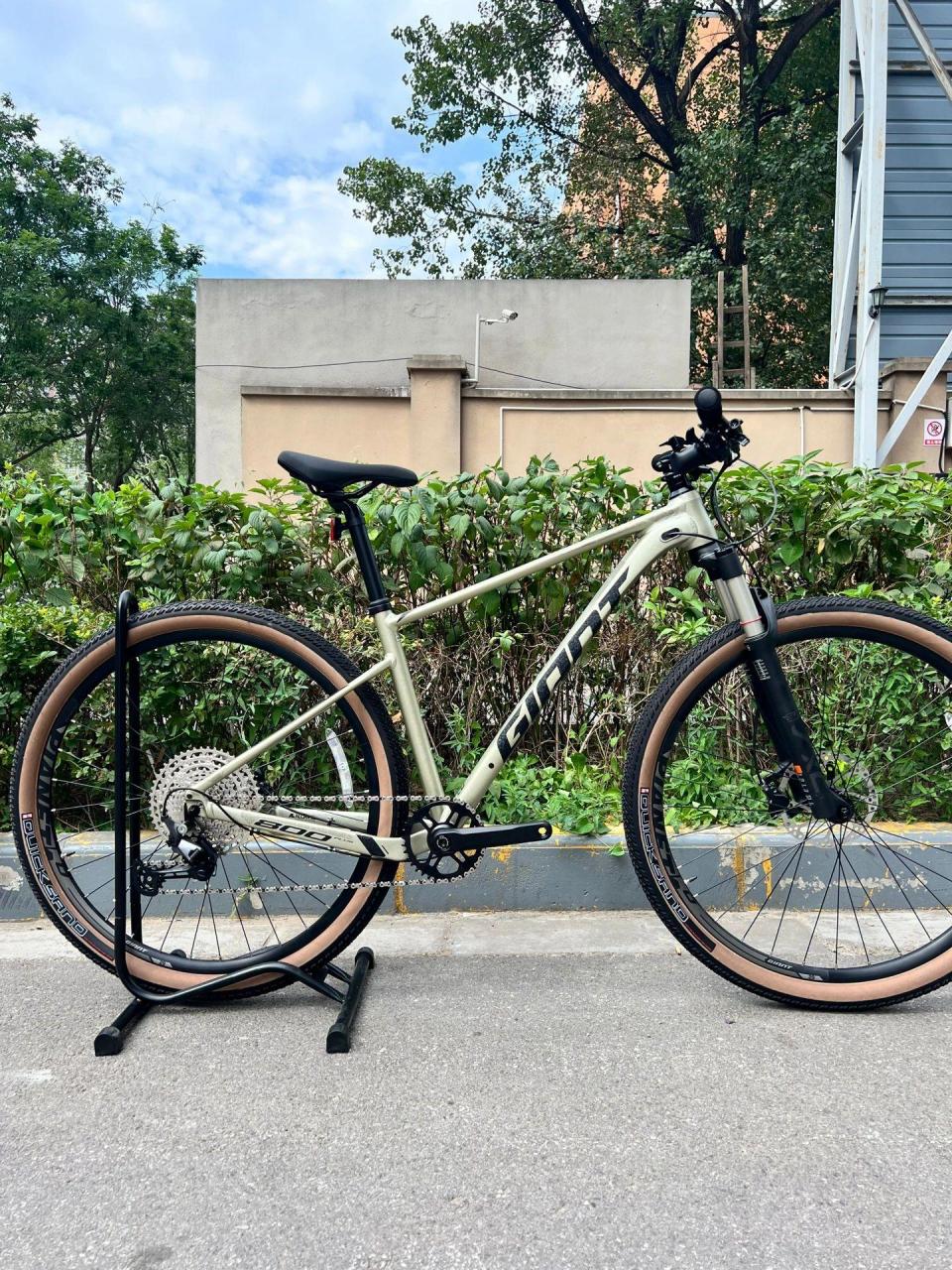 捷安特xtc800plus 全地形山地车.低调奢华上档次皱纹涂装.