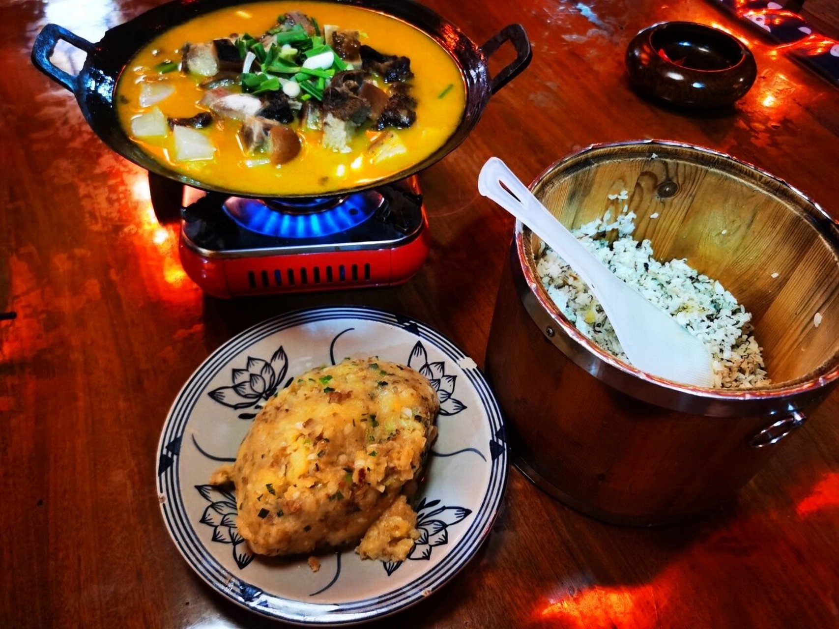 梵净山旅游|美食攻略|苗家土酒馆 来梵净山不尝一尝这里的特色美食 岂