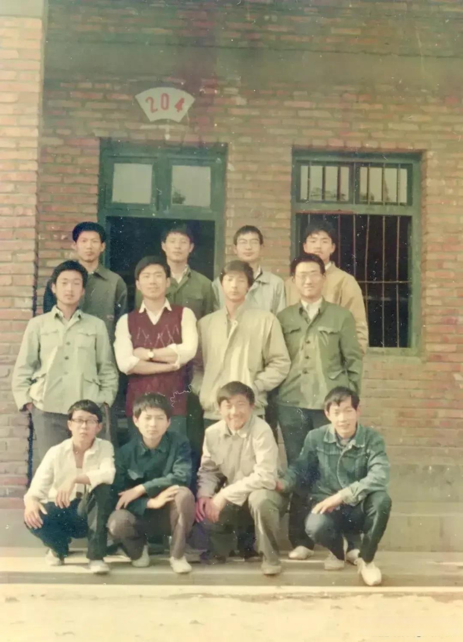 回馈家乡,送年货送工作,刘强东做得好 刘强东的老家宿迁市光明村让