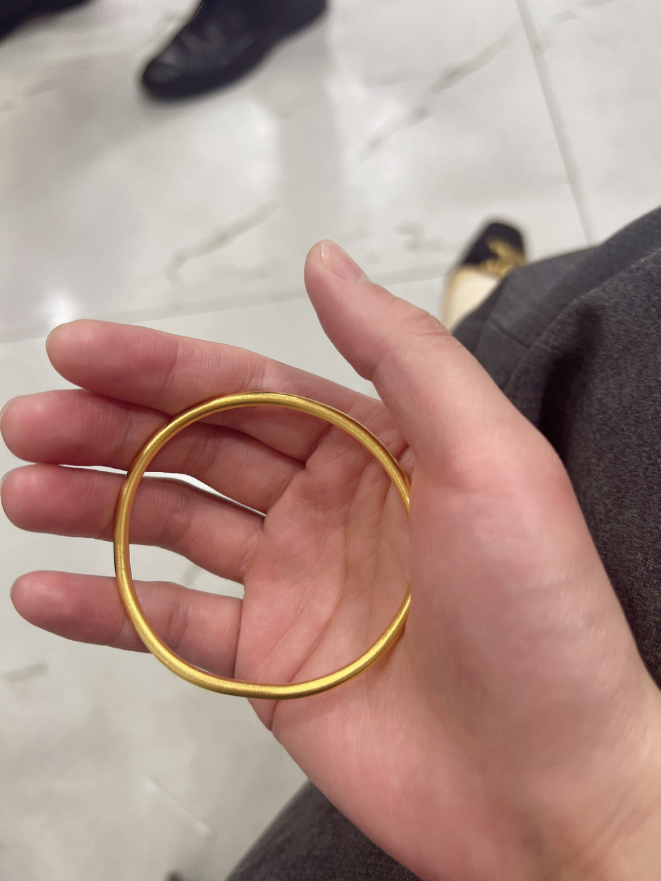 求妹妹们支支招,黄金手镯变形04咋恢复