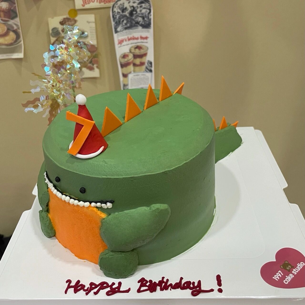 男宝宝七周岁生日蛋糕|恐龙蛋糕 造型感十足的小恐龙 是男宝宝生日