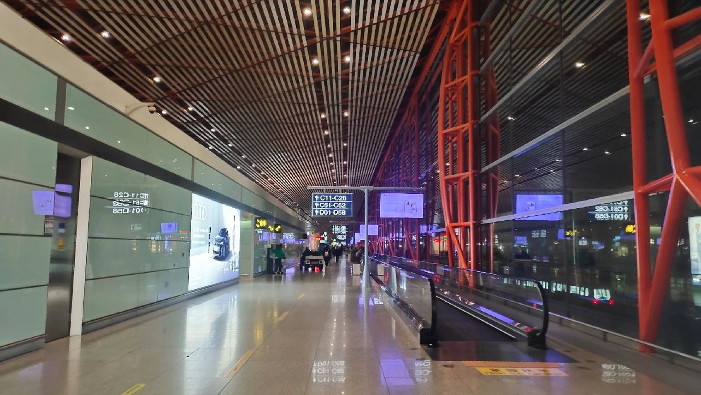 北京首都国际机场t2转t3 我落地到起飞间隔时间有两小时,下了飞机跟着