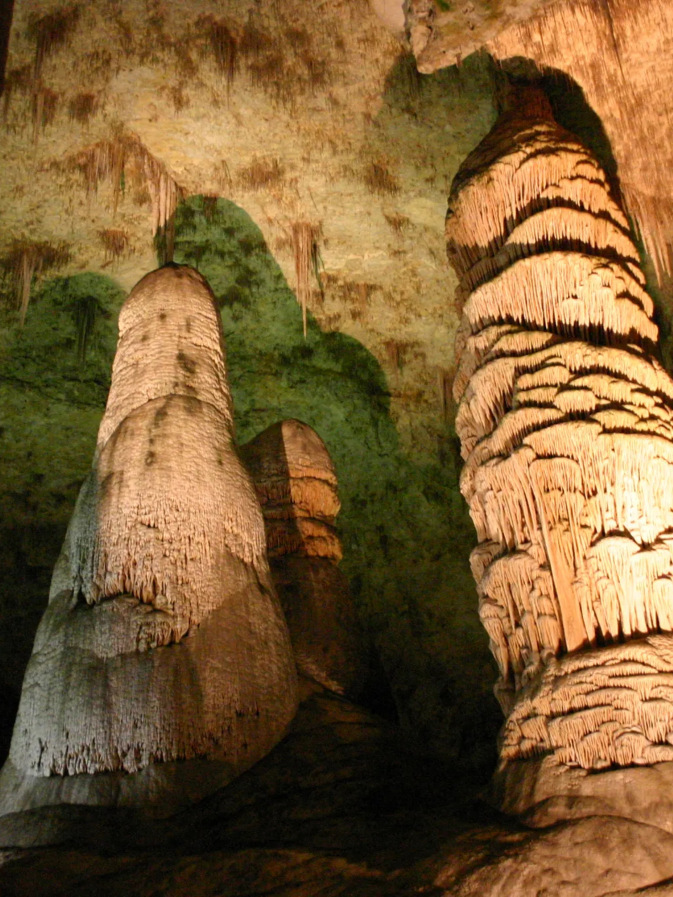 石笋长什么样子图片 石笋图片与简介93 石笋(stalagmite),为碳酸钙