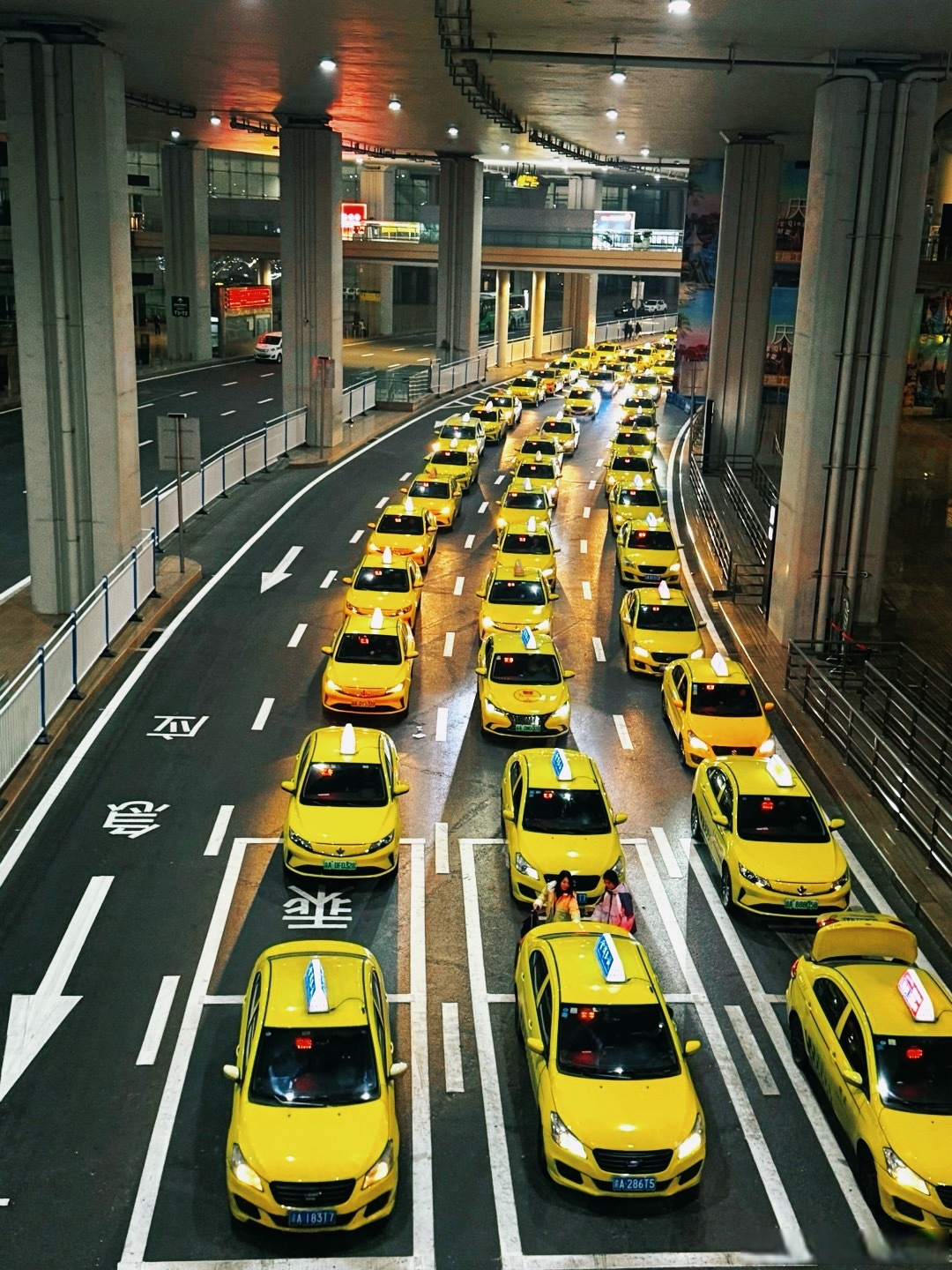 到了重庆 ,重庆出租车是一个亮点特色