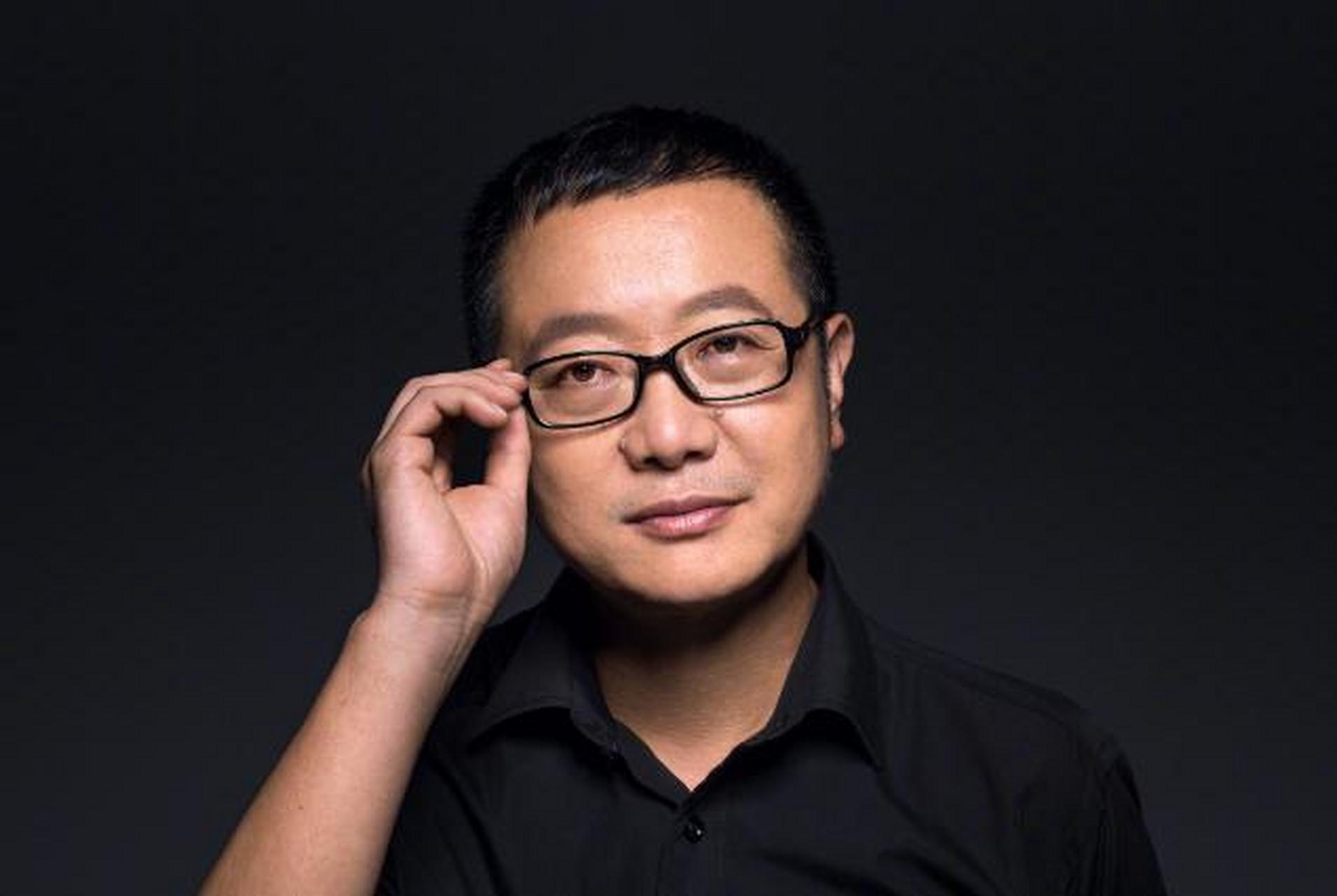 结果被清华大学教授吴国盛怒批:"这种书能受到如此多的追捧,实在是令