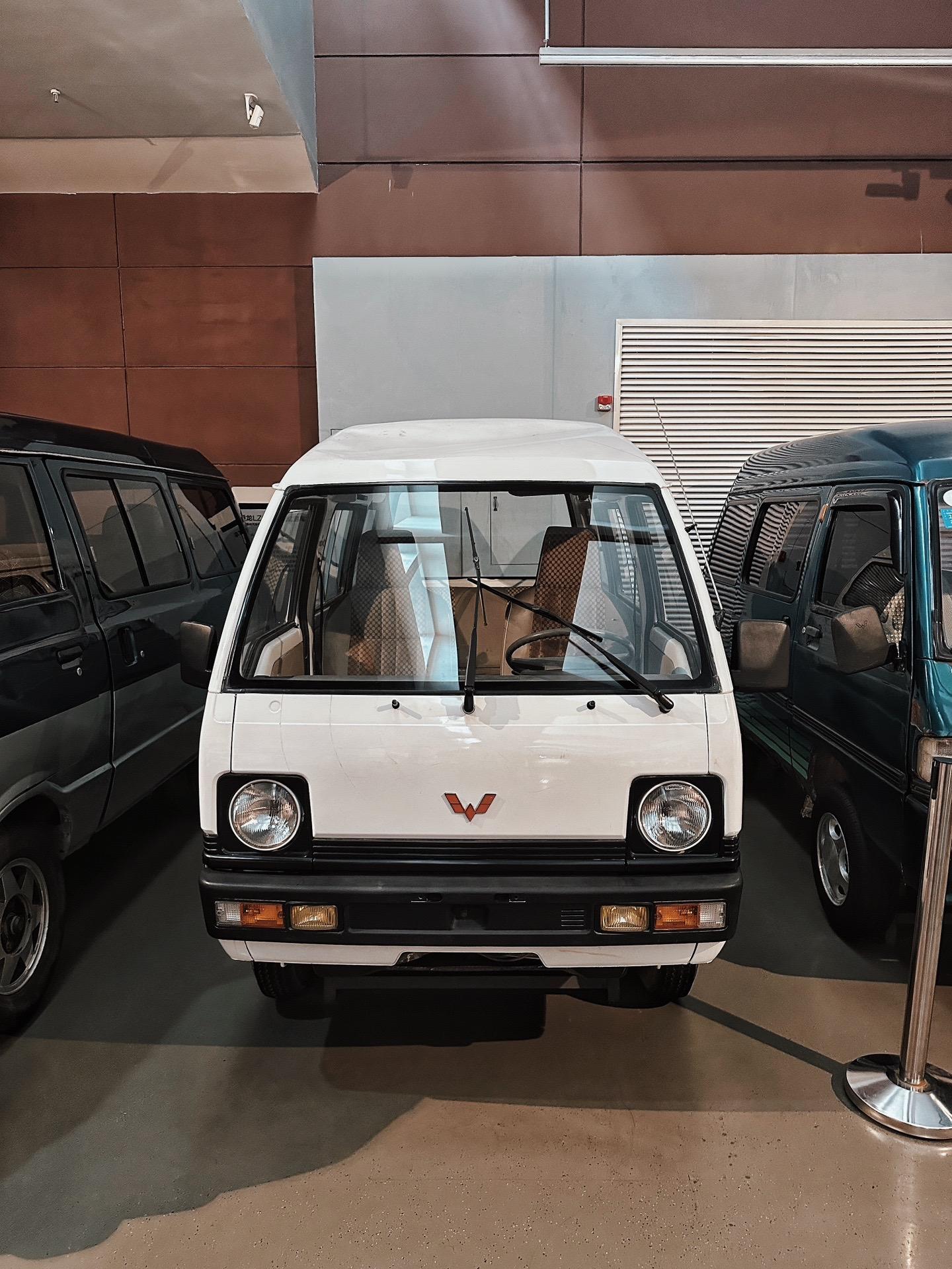 灯造型的五菱小面包,时至今日回头看,依然觉得很经典~