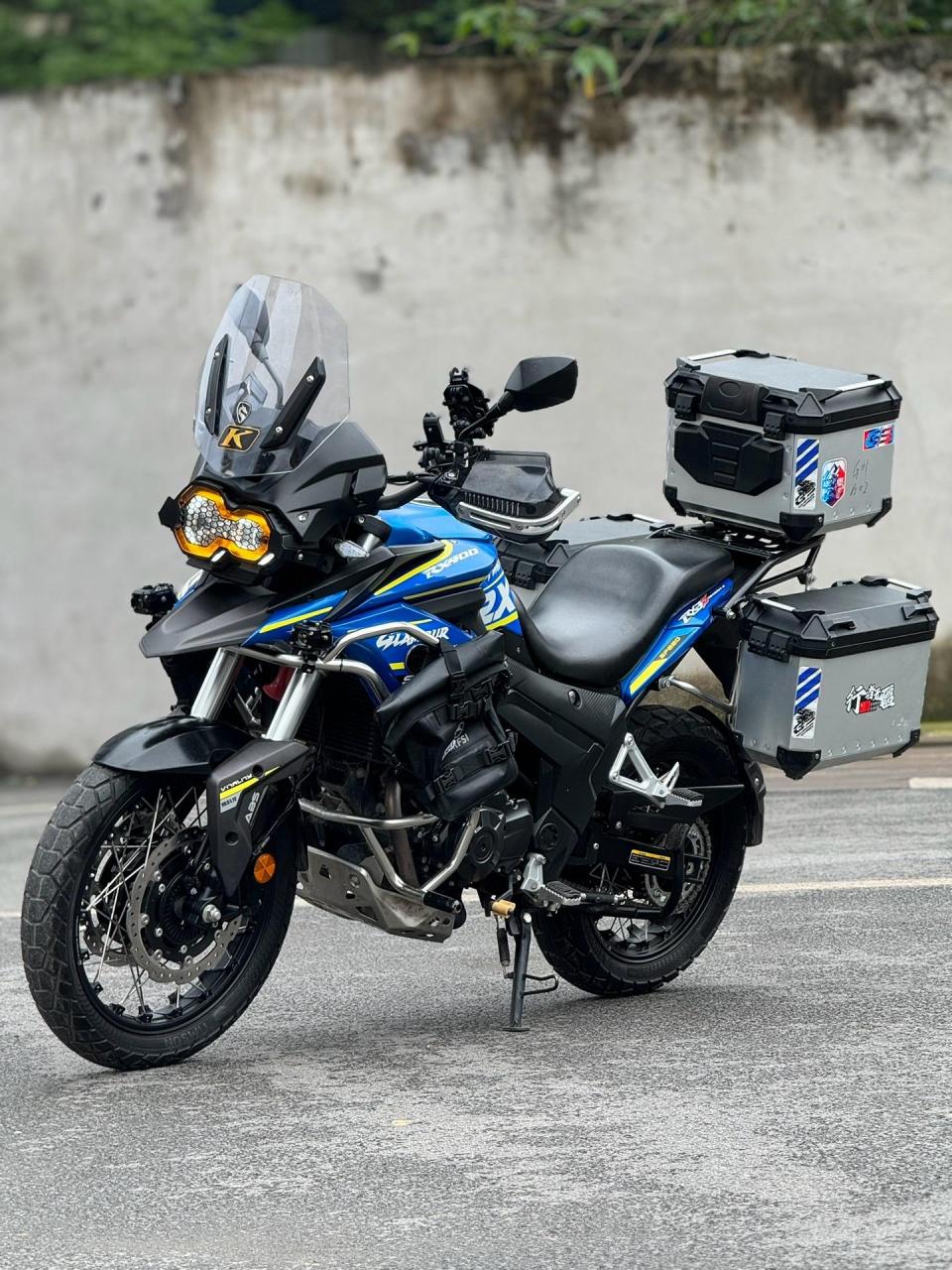 赛科龙rx3s.21年赛科龙rx3s,前后标配abs,辐条轮,全液晶仪表盘