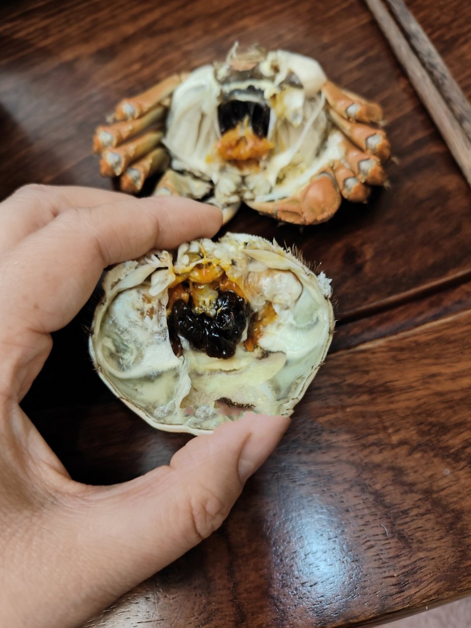 阳澄湖大闸蟹的蟹黄,营养价值非常含量高,蟹肉丰满细腻,十分美味,可