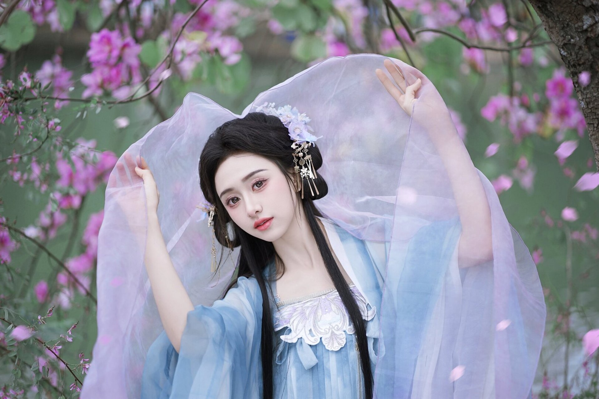 一眼万年的古风照片# #古风写真# #广州约拍# #汉服写真# #清冷感