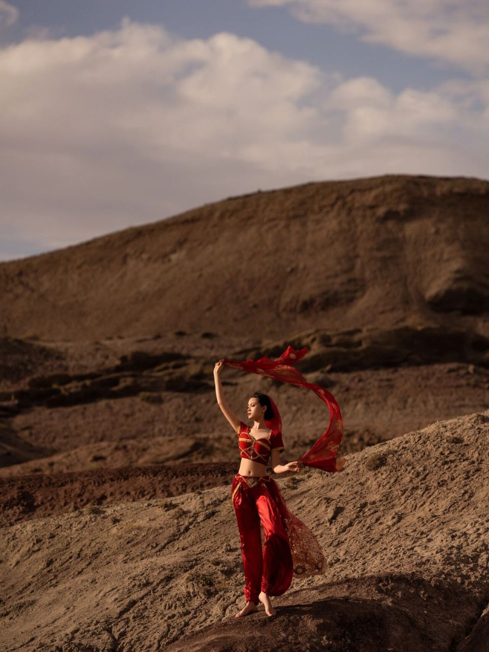 此姑娘乃西域尤物,非中原滋味|西域美女 神秘又撩人心怀的西域风情