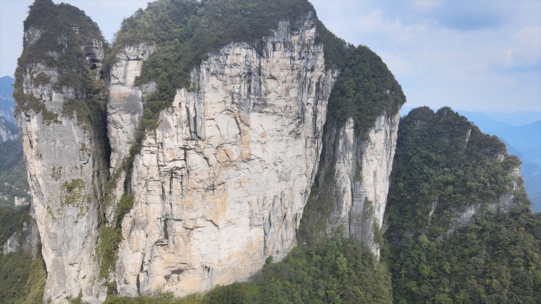 湖南永顺四方岩徒步攻略 徒步路中3星半,上山顶难道系数5颗星 当地