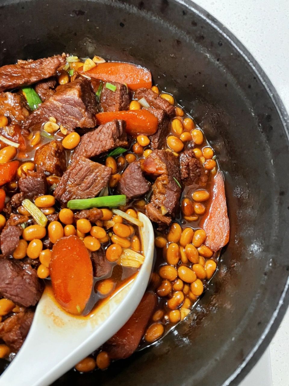 疫情日常|黄豆牛腩锅 胡萝卜还没泛滥之前,只敢用半根9898 好在家
