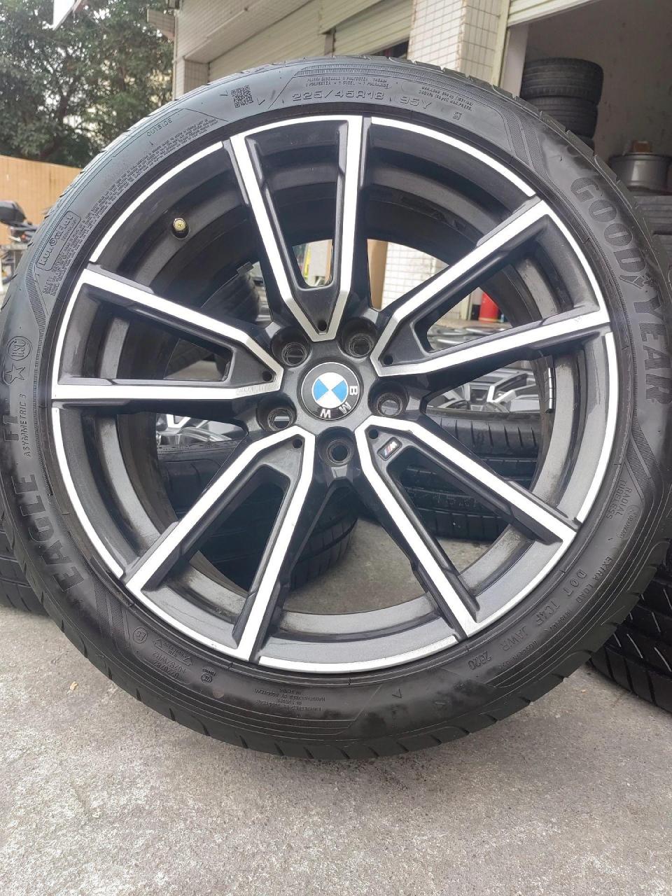 宝马新3系325原厂轮毂带胎一套, 轮毂数据:18寸x7.