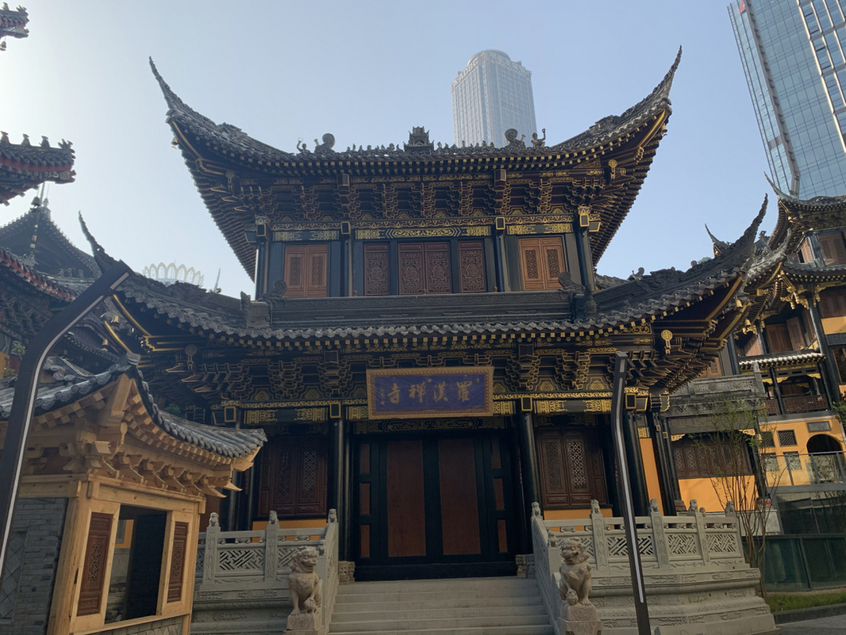 重庆解放碑罗汉寺该不该收20元门票?