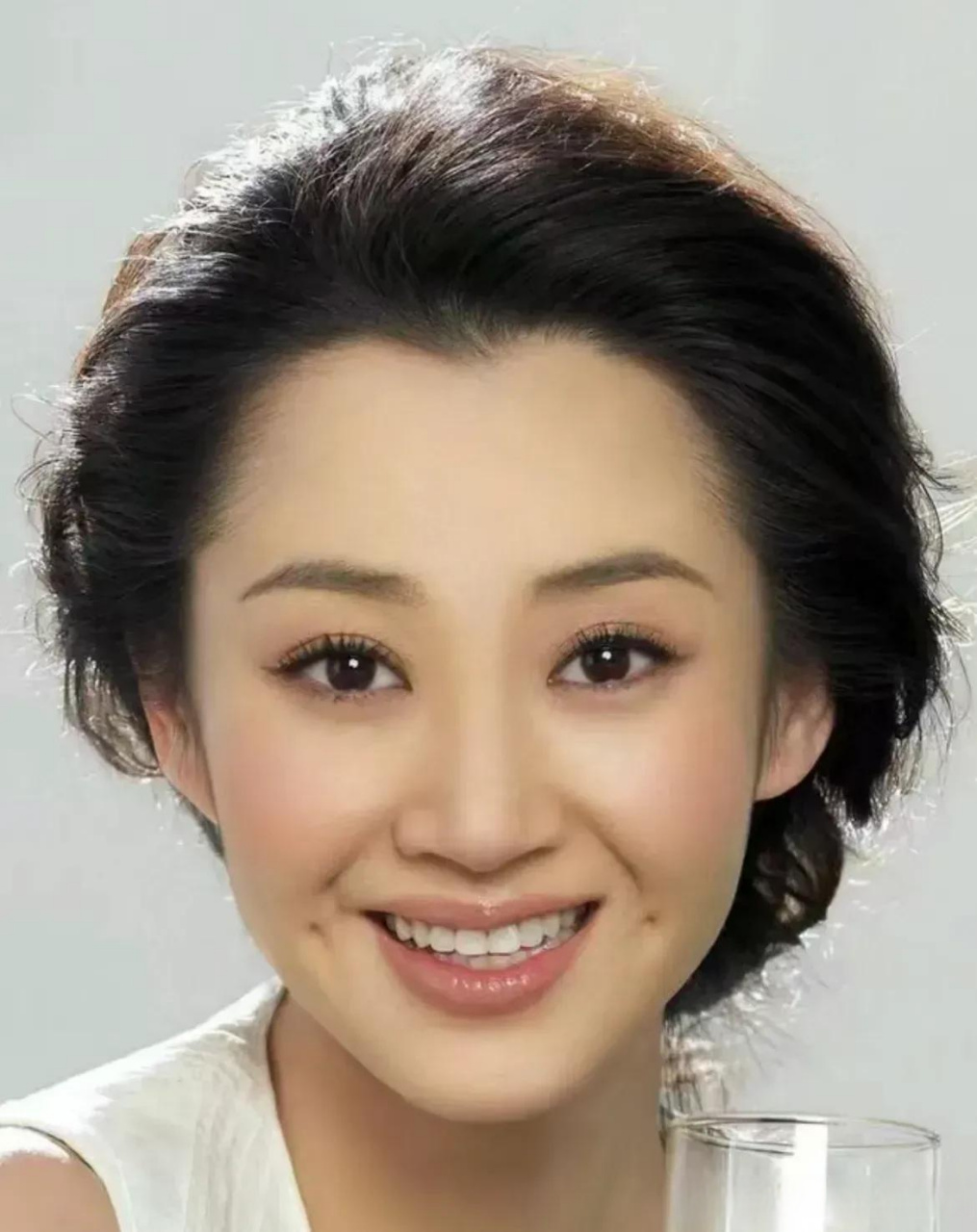 54岁的许晴,因状态引发了热议!